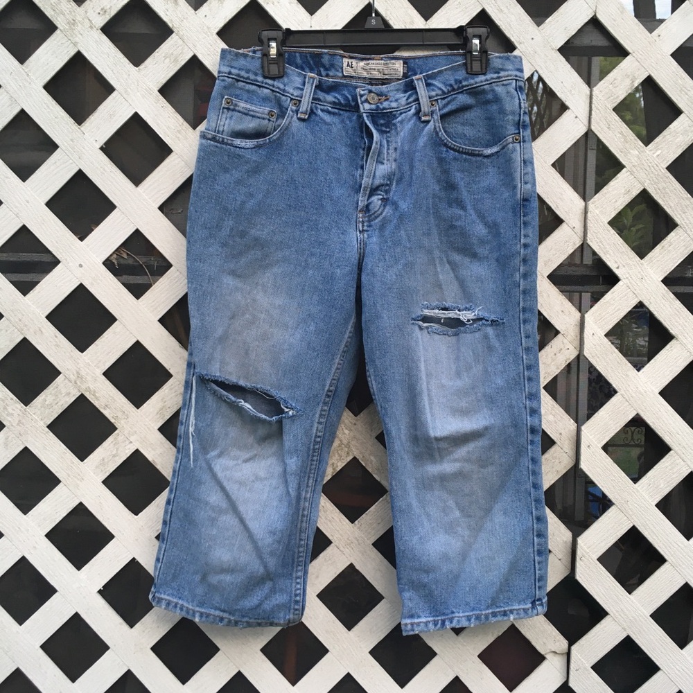 Vintage 90s Y2K American Eagle Medium Wash Distressed Faded Denim Capri Jeans